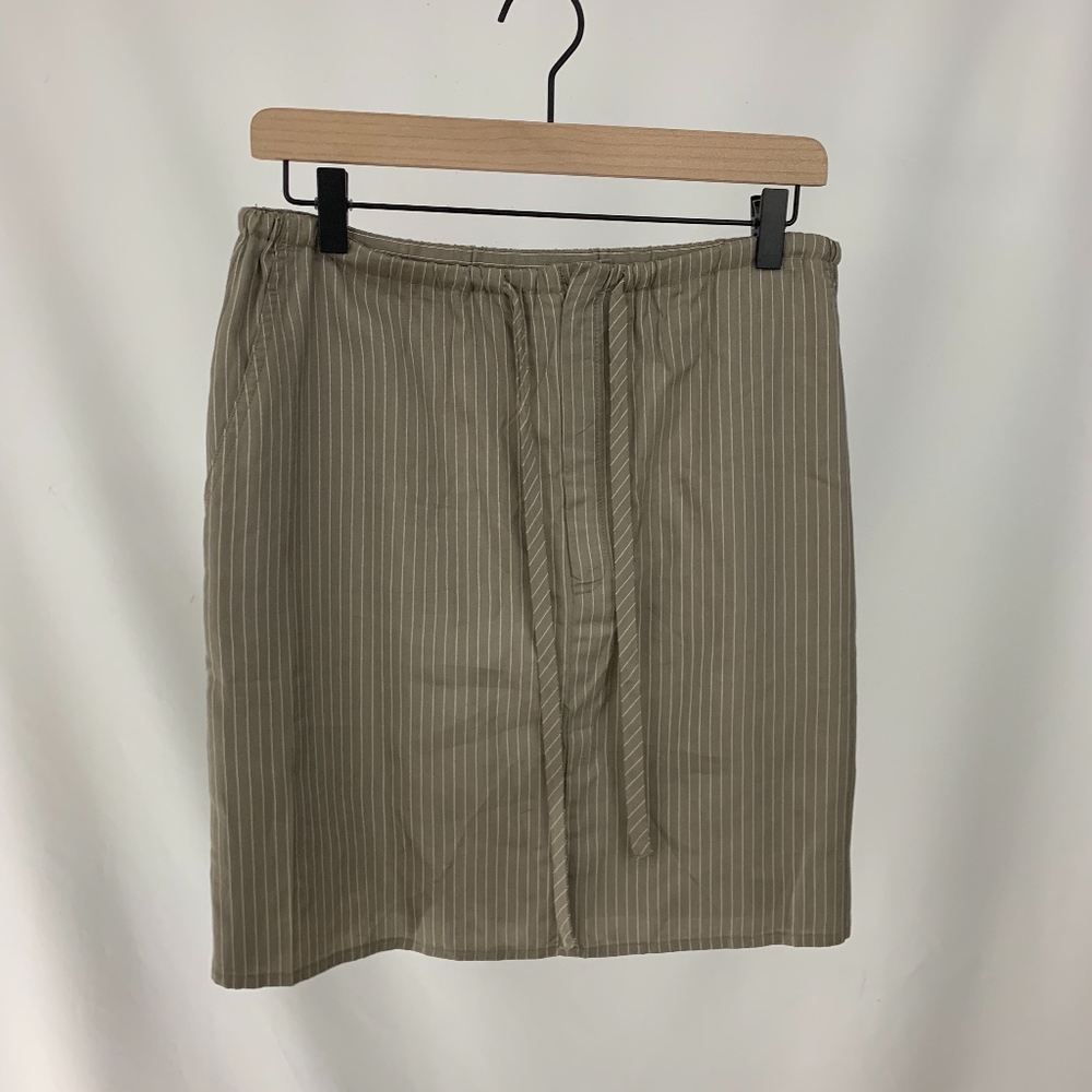 * Banana Republic | Gray Striped Skirt